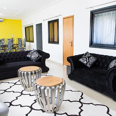 Maxwell Court Apartments Accra Extérieur photo