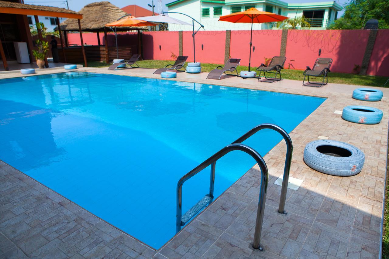 Maxwell Court Apartments Accra Extérieur photo