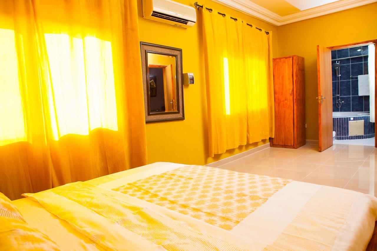Maxwell Court Apartments Accra Extérieur photo