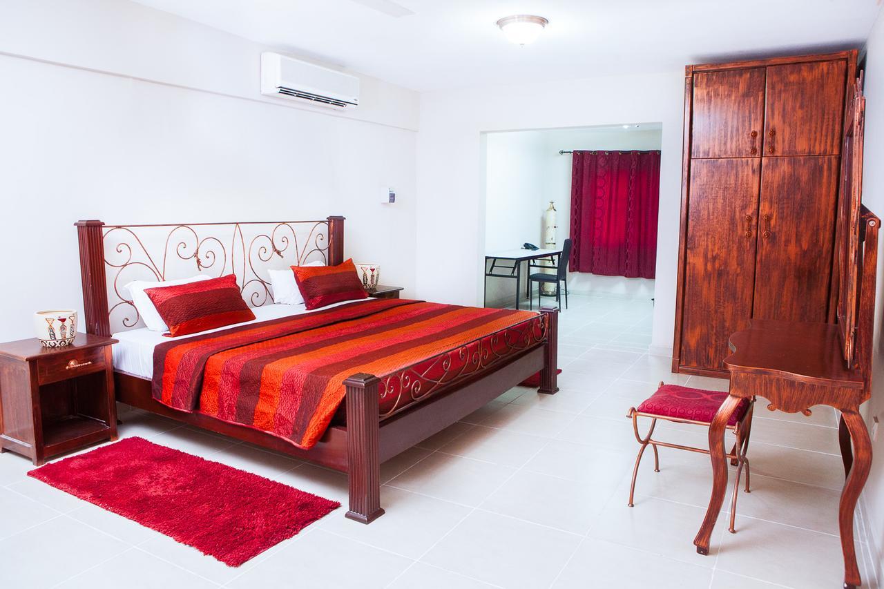 Maxwell Court Apartments Accra Extérieur photo