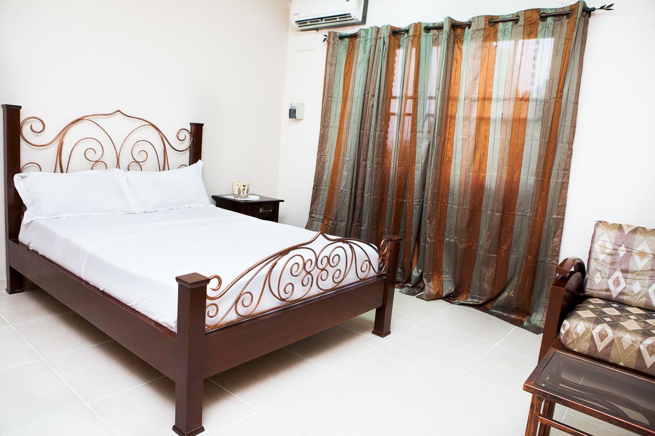 Maxwell Court Apartments Accra Extérieur photo