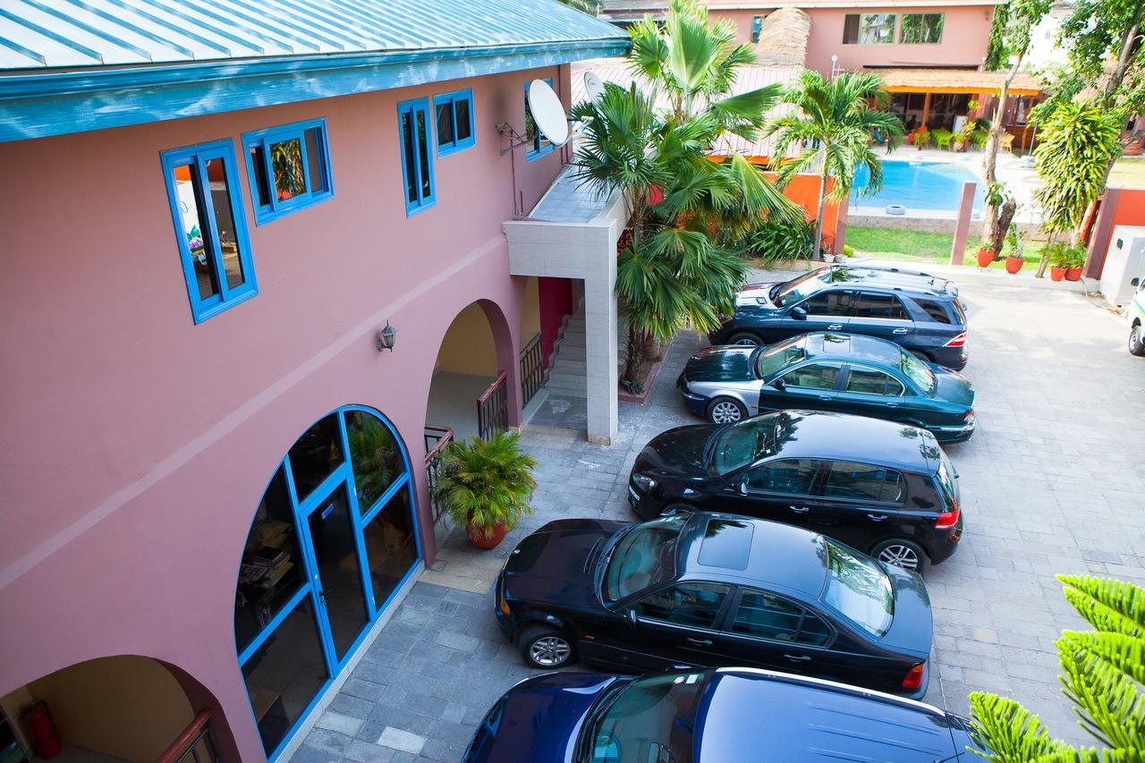 Maxwell Court Apartments Accra Extérieur photo