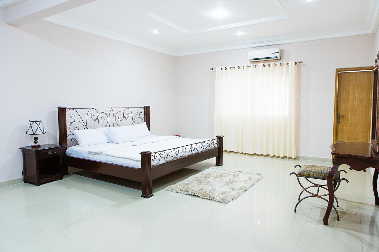 Maxwell Court Apartments Accra Extérieur photo