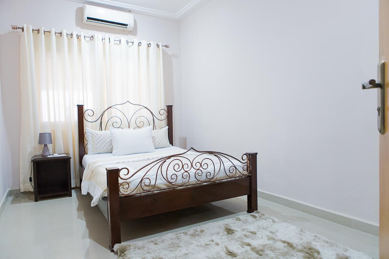 Maxwell Court Apartments Accra Extérieur photo