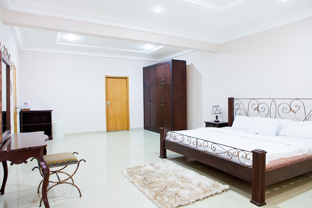 Maxwell Court Apartments Accra Extérieur photo