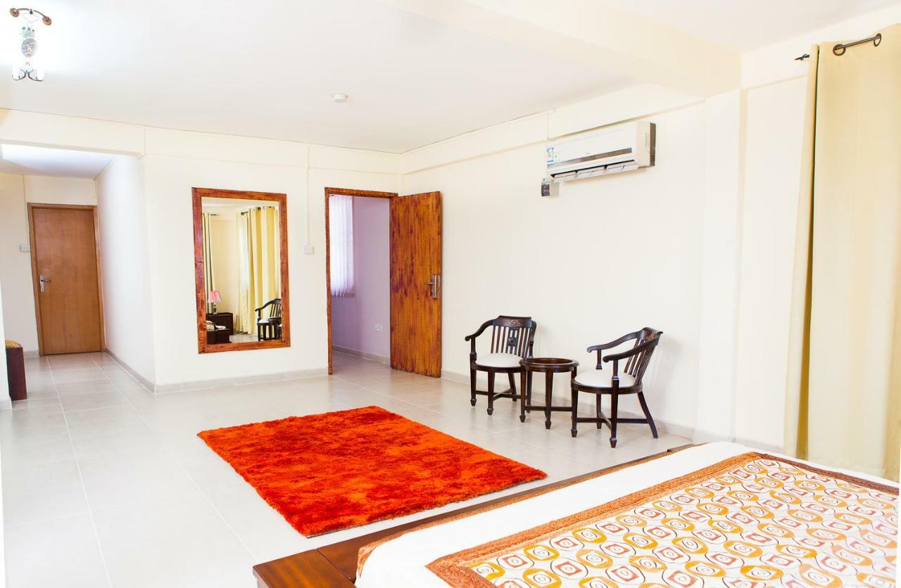 Maxwell Court Apartments Accra Extérieur photo